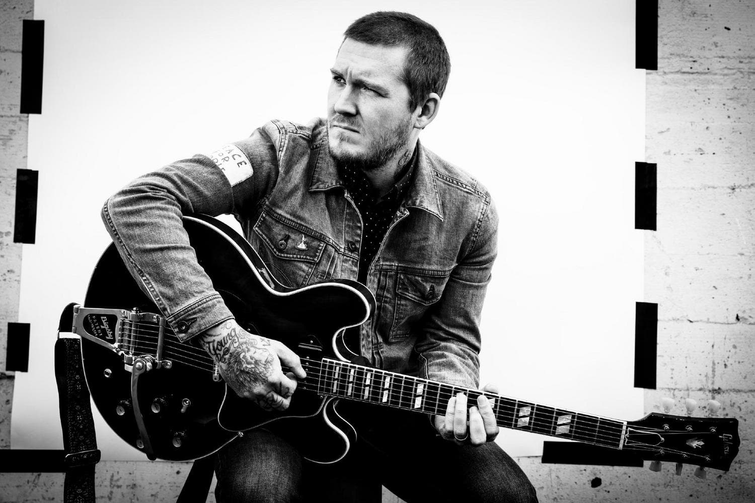 Brian Fallon Rock, Power Pop, Heartland Rock artist - artist profile photo
